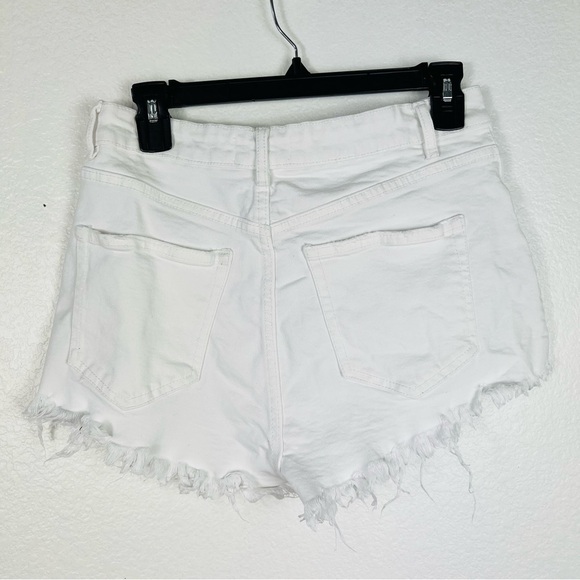 Zara high waisted distressed white zara shorts size 6 - Picture 6 of 8